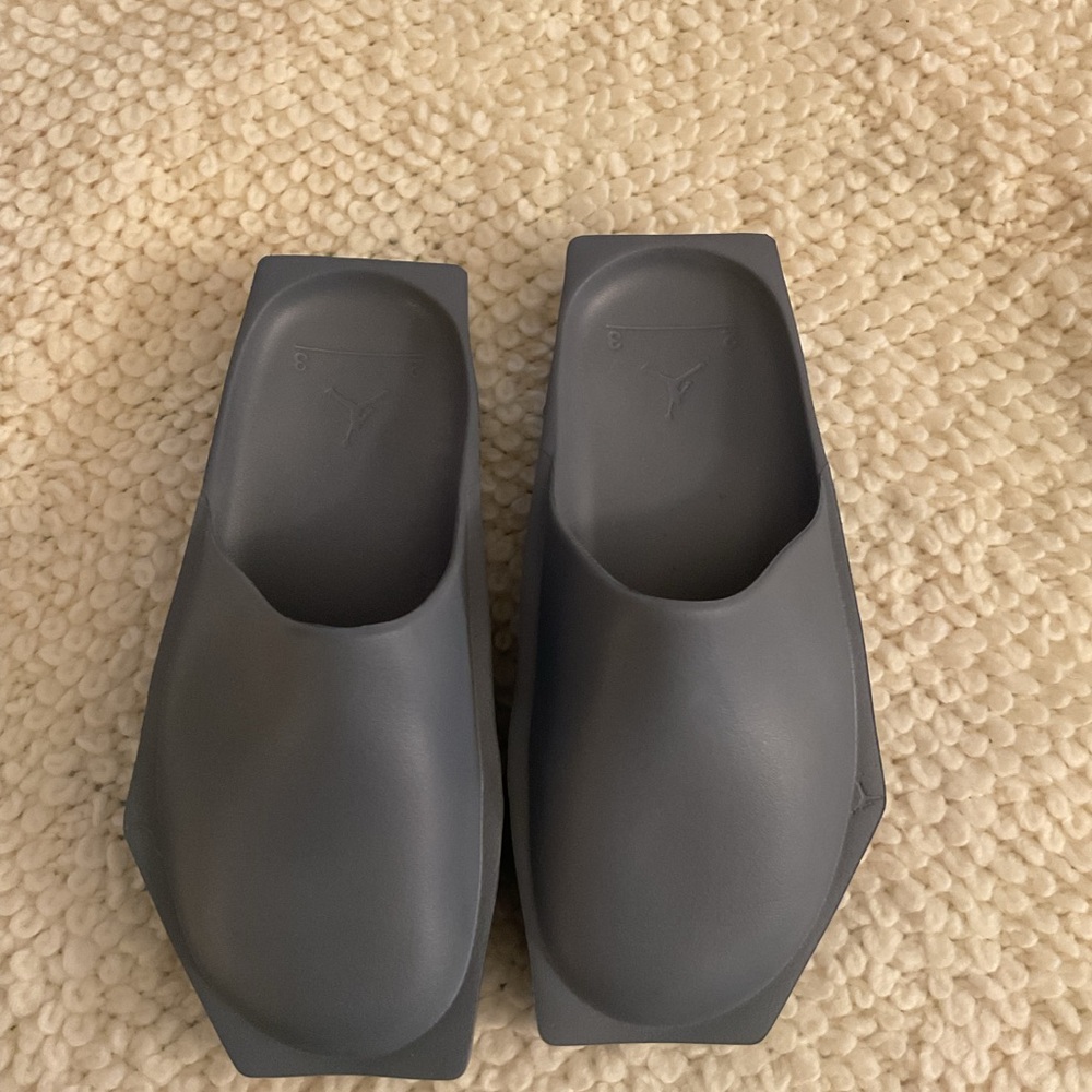 Nike slip one